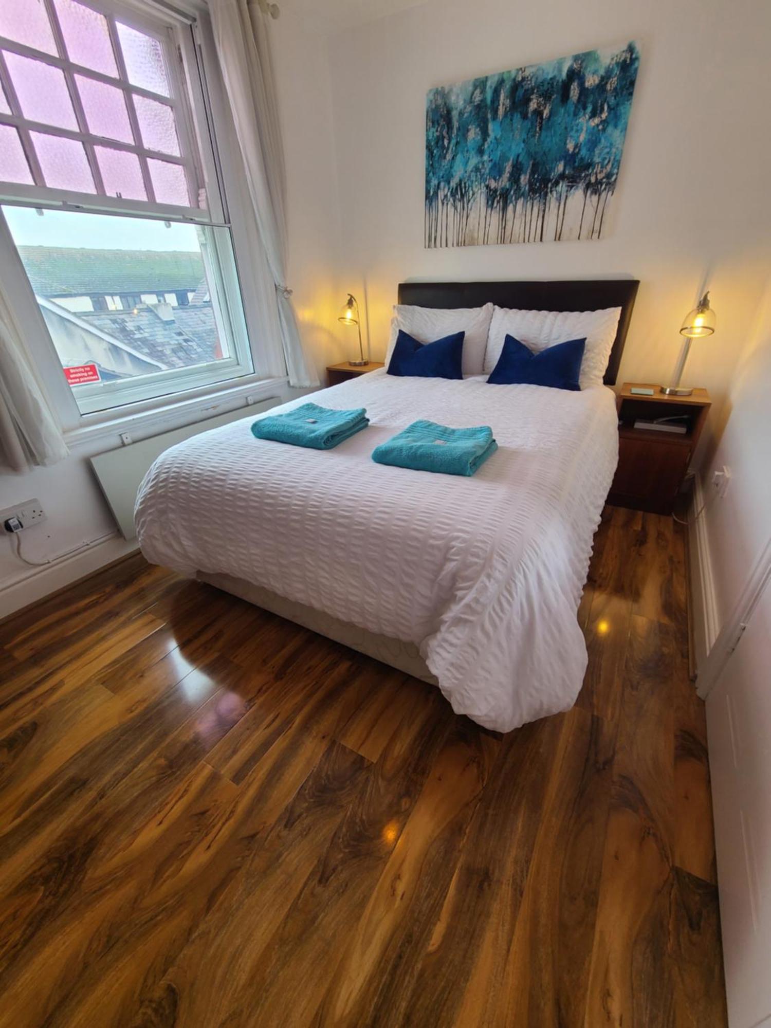 Vale View Apartment, Prestatyn, North Wales - A Stylish, Dog-Friendly Holiday Let Just A 5 Min Walk To Beach & Town! المظهر الخارجي الصورة